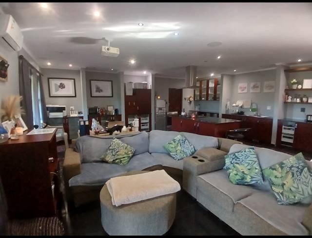 2 BEDROOM HOUSE TO LET IN WATERFALL